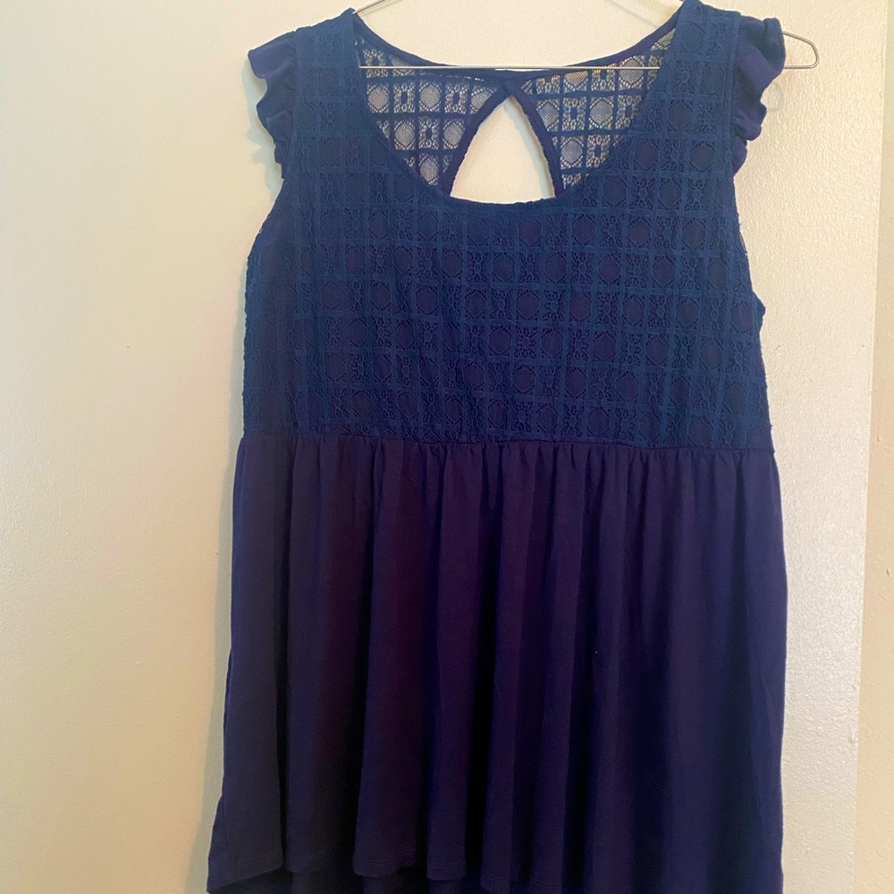 Torrid Babydoll style tunic tank with lace cap sleeves and keyhole back. Size 2.